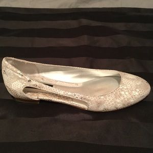 WHBM Metallic Silver Jacey Flats Size 6 1/2